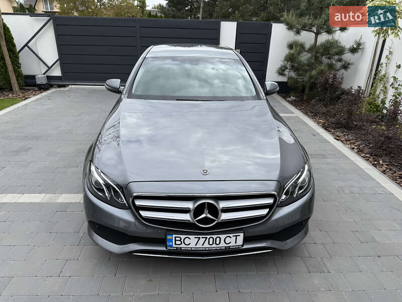 Седан Mercedes-Benz E-Class 2018 в Львові