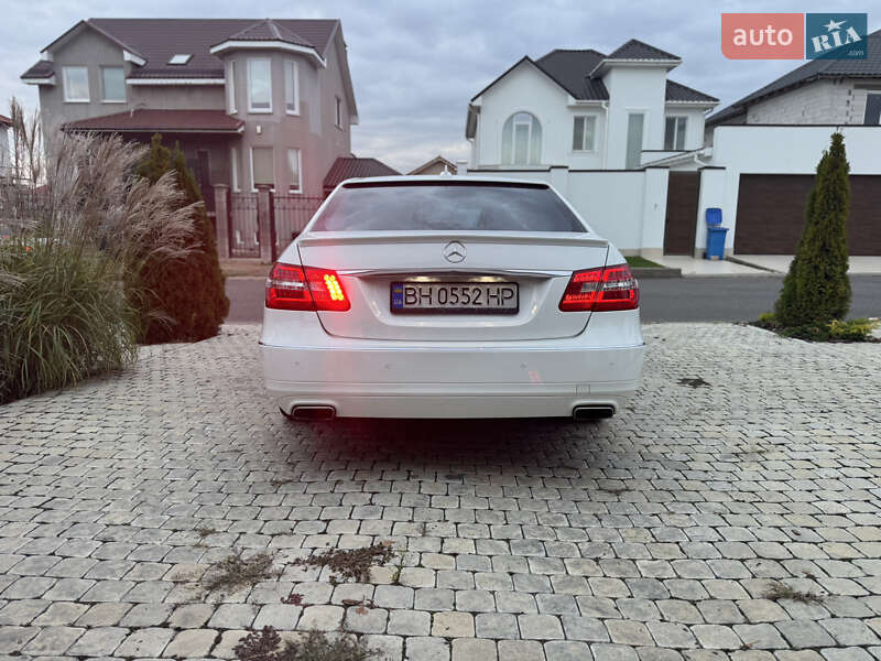 Седан Mercedes-Benz E-Class 2012 в Одессе