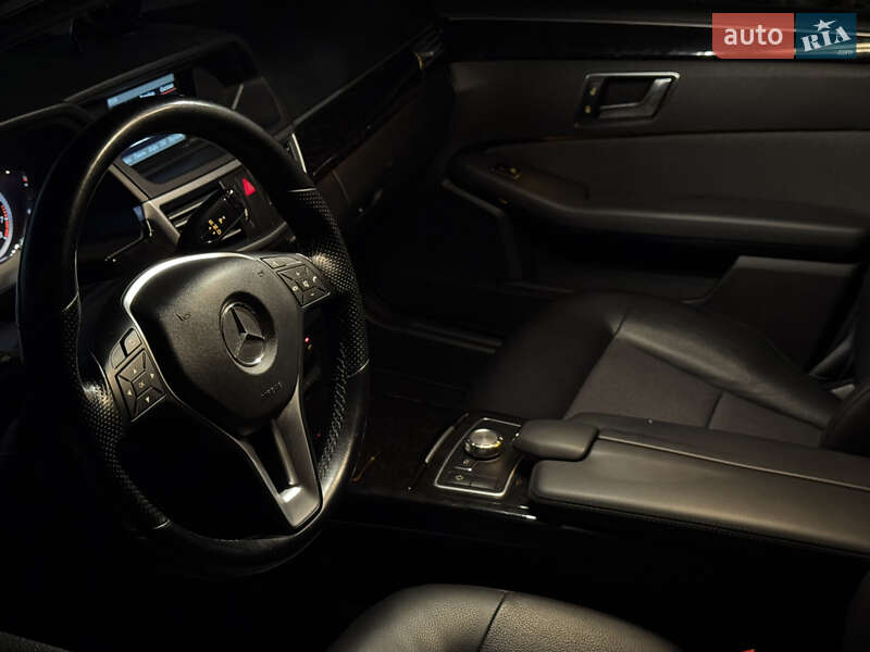 Седан Mercedes-Benz E-Class 2012 в Одессе