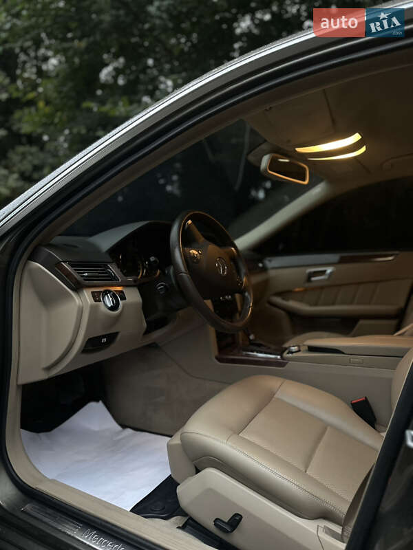 Седан Mercedes-Benz E-Class 2011 в Чернівцях фото 14 Седан Mercedes-Benz E-Class 2011 в Чернівцях