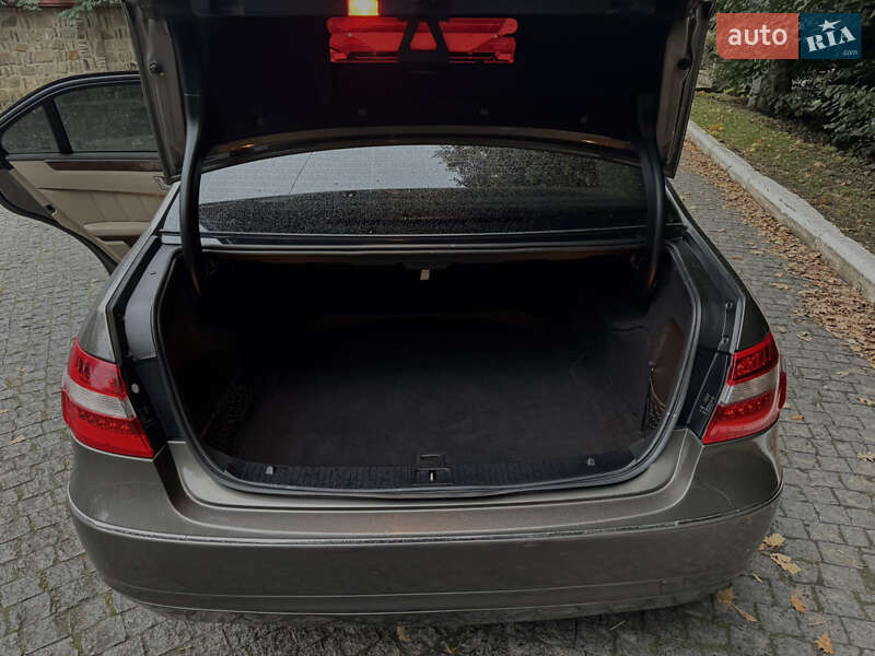 Седан Mercedes-Benz E-Class 2011 в Чернівцях фото 25 Седан Mercedes-Benz E-Class 2011 в Чернівцях