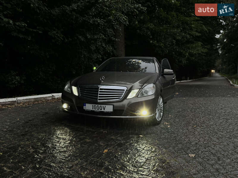 Седан Mercedes-Benz E-Class 2011 в Чернівцях фото 39 Седан Mercedes-Benz E-Class 2011 в Чернівцях