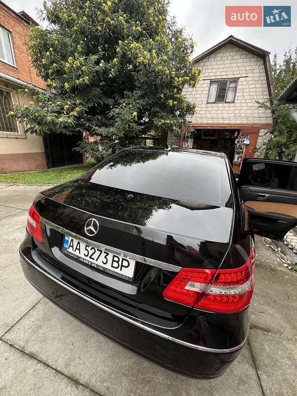 Седан Mercedes-Benz E-Class 2012 в Виннице