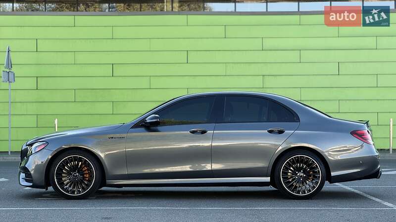 Седан Mercedes-Benz E-Class 2017 в Киеве