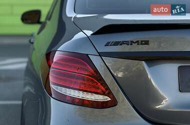 Седан Mercedes-Benz E-Class 2017 в 