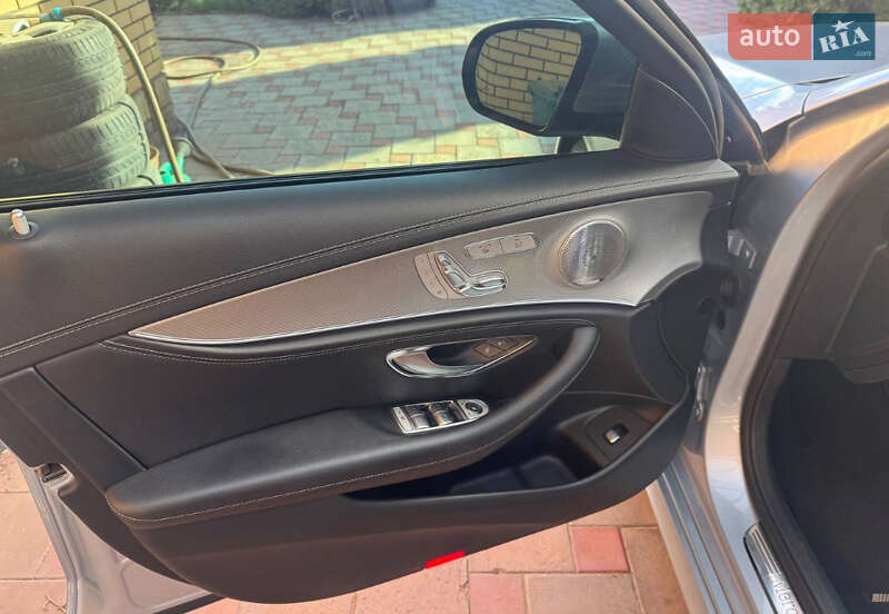 Седан Mercedes-Benz E-Class 2016 в Києві