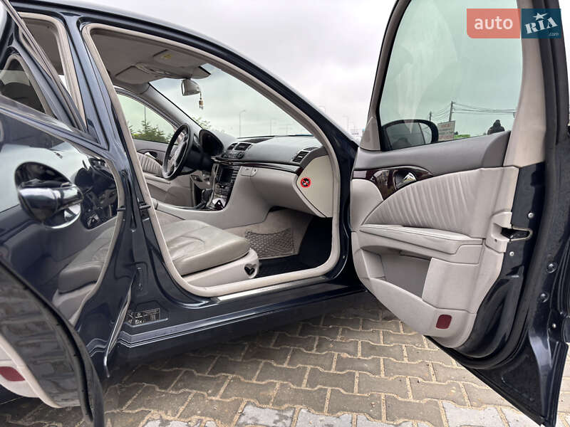 Седан Mercedes-Benz E-Class 2003 в Львові фото 28 Седан Mercedes-Benz E-Class 2003 в Львові