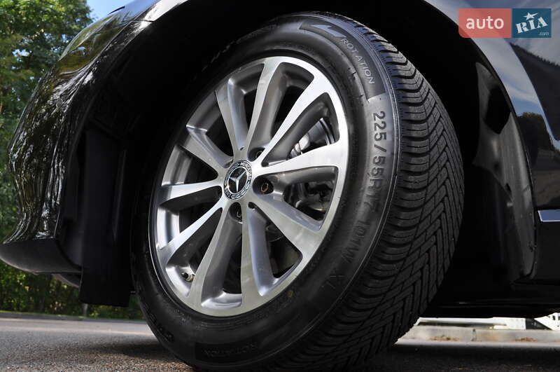 Седан Mercedes-Benz E-Class 2018 в Києві