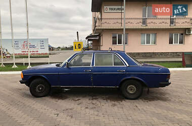 Седан Mercedes-Benz E-Class 1981 в 