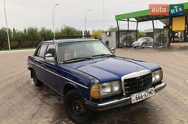 Седан Mercedes-Benz E-Class 1981 в 