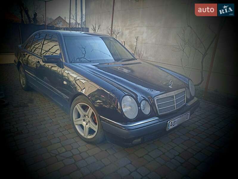 Седан Mercedes-Benz E-Class 1998 в Мукачево