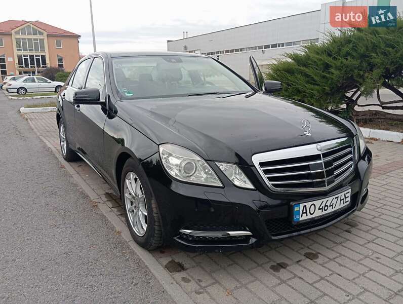 Седан Mercedes-Benz E-Class 2013 в Ужгороде