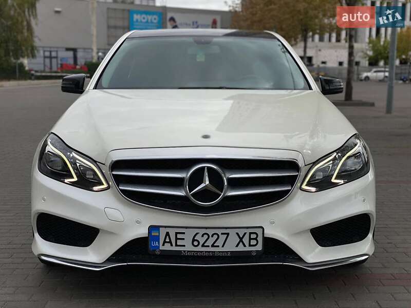 Седан Mercedes-Benz E-Class 2011 в Дніпрі