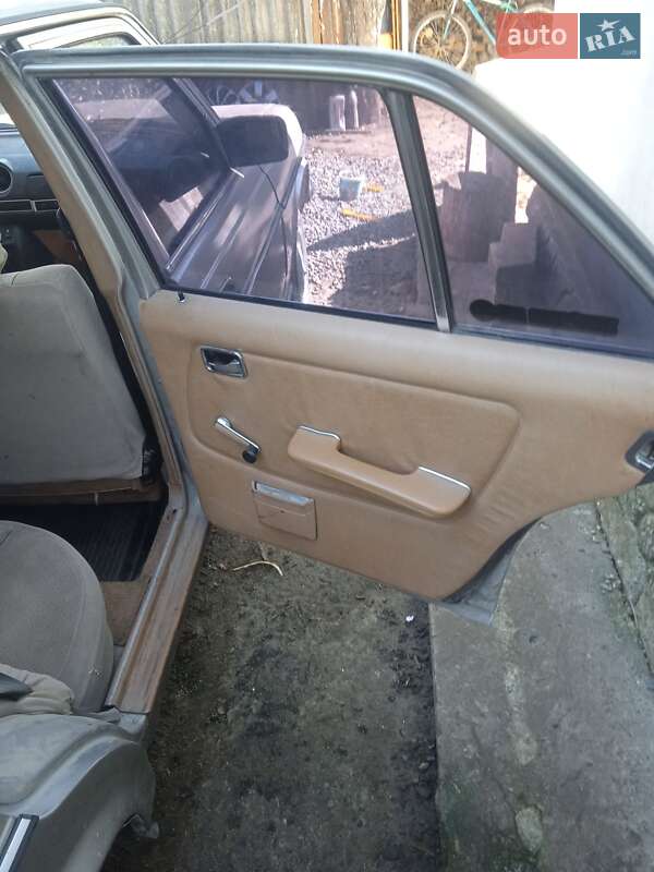 Седан Mercedes-Benz E-Class 1982 в Чорткові фото 2 Седан Mercedes-Benz E-Class 1982 в Чорткові