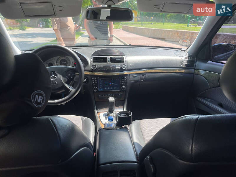Седан Mercedes-Benz E-Class 2003 в Могилев-Подольске
