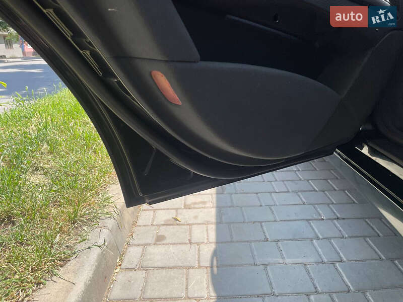 Седан Mercedes-Benz E-Class 2003 в Могилев-Подольске