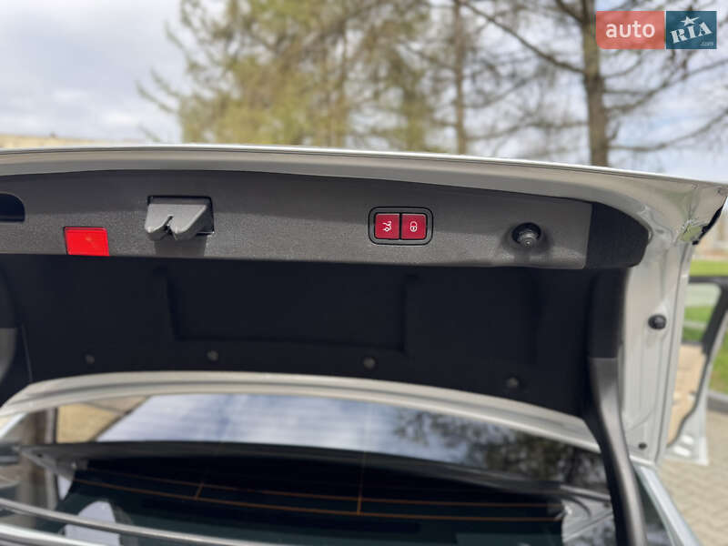 Седан Mercedes-Benz E-Class 2014 в Звягелі