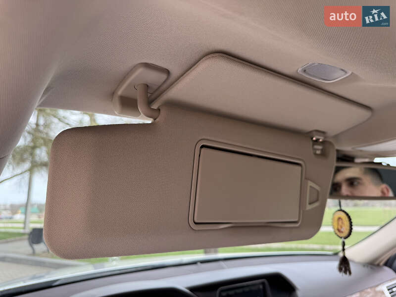 Седан Mercedes-Benz E-Class 2014 в Звягелі