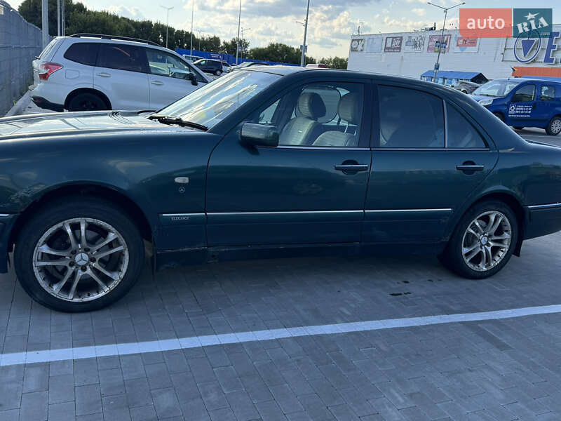 Седан Mercedes-Benz E-Class 1996 в Борисполе