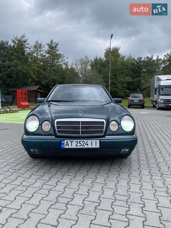 Седан Mercedes-Benz E-Class 1999 в Калуші