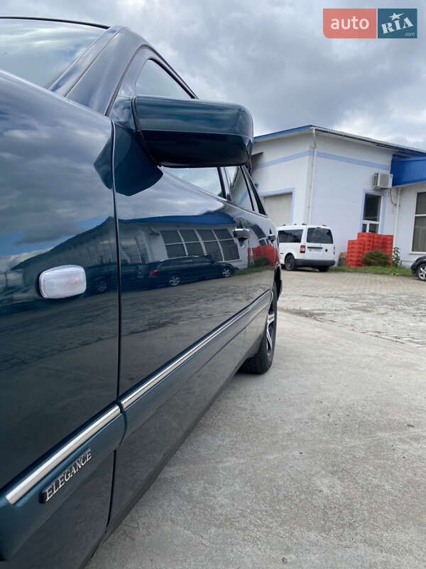 Седан Mercedes-Benz E-Class 1999 в Калуші