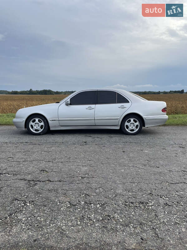Седан Mercedes-Benz E-Class 2000 в Тернополе