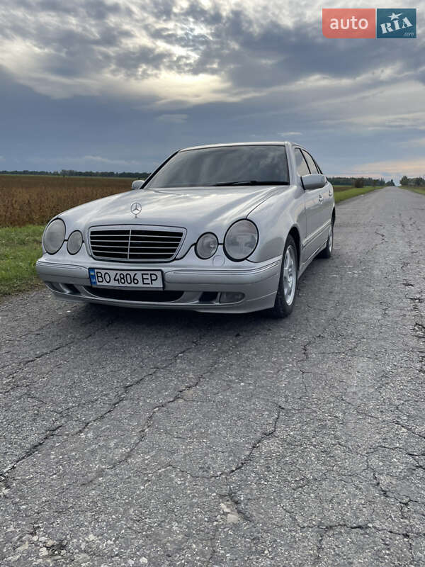 Седан Mercedes-Benz E-Class 2000 в 