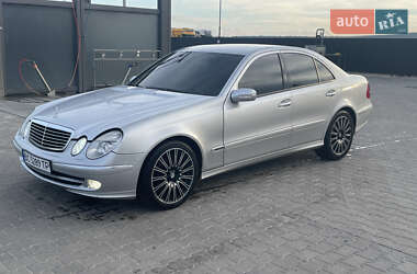Седан Mercedes-Benz E-Class 2003 в Жовкві