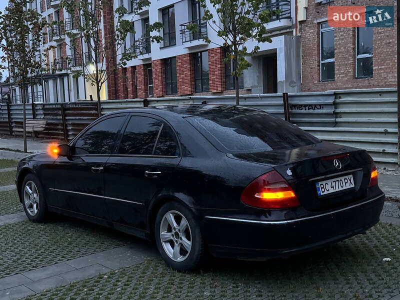 Седан Mercedes-Benz E-Class 2003 в Самборі