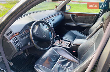 Седан Mercedes-Benz E-Class 2001 в 