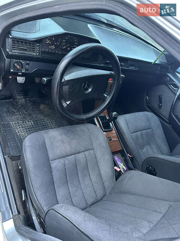 Седан Mercedes-Benz E-Class 1989 в Романковцах фото 5 Седан Mercedes-Benz E-Class 1989 в Романковцах