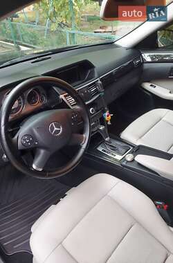 Седан Mercedes-Benz E-Class 2010 в 