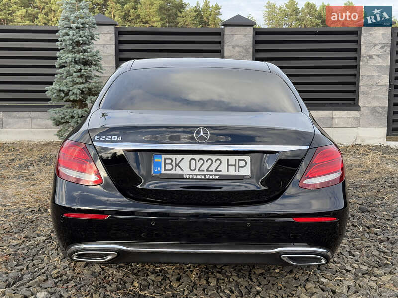 Седан Mercedes-Benz E-Class 2017 в Вараші