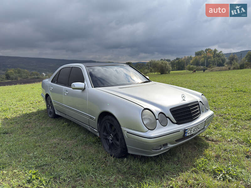 Седан Mercedes-Benz E-Class 2000 в Сторожинце