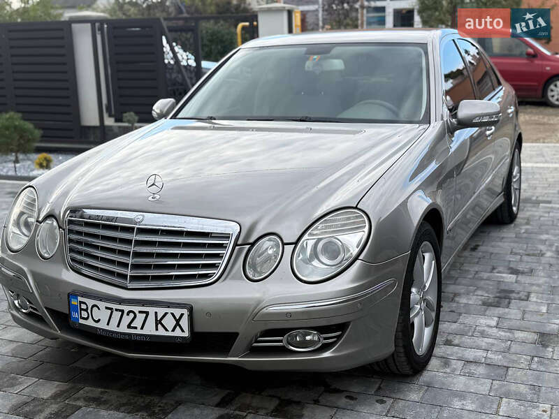 Седан Mercedes-Benz E-Class 2008 в 