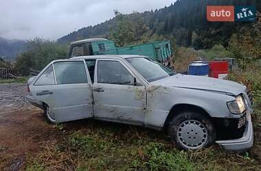 Седан Mercedes-Benz E-Class 1992 в 