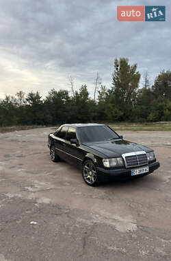 Седан Mercedes-Benz E-Class 1989 в Іванкові