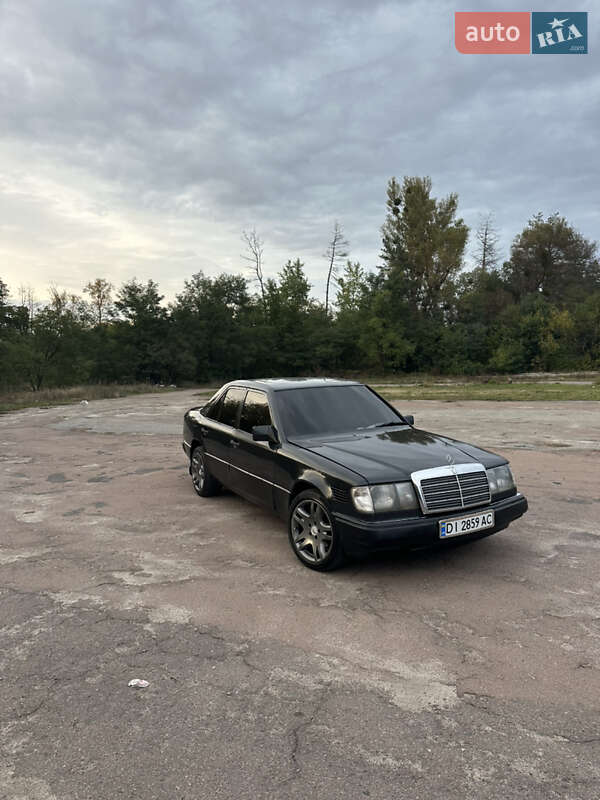 Mercedes-Benz E-Class 1989