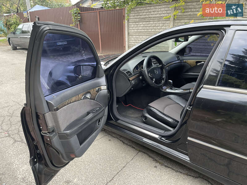 Седан Mercedes-Benz E-Class 2003 в Киеве