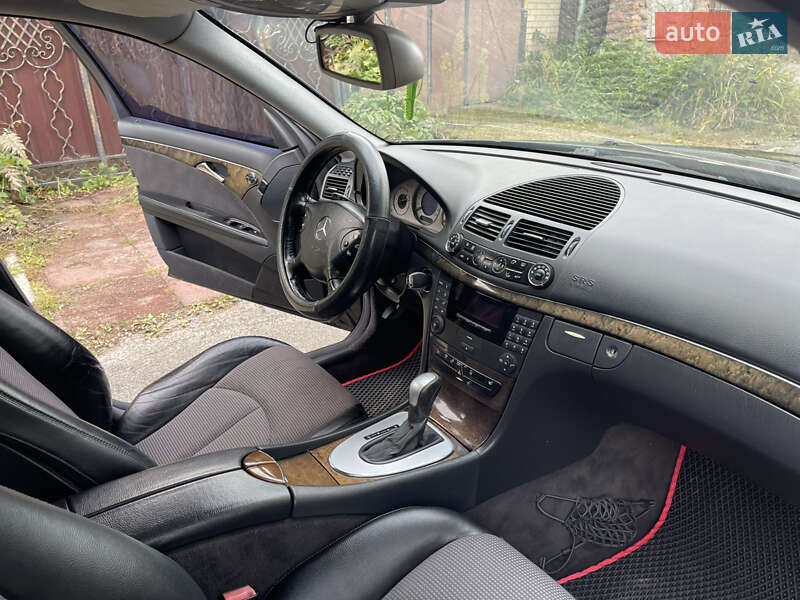 Седан Mercedes-Benz E-Class 2003 в Киеве