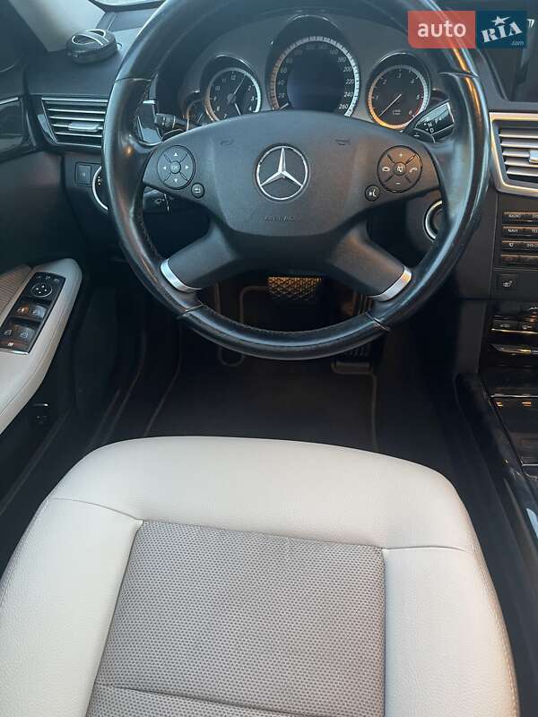 Універсал Mercedes-Benz E-Class 2011 в Дрогобичі