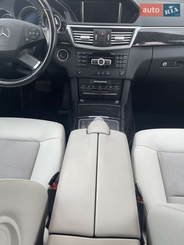 Універсал Mercedes-Benz E-Class 2011 в Дрогобичі