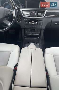 Универсал Mercedes-Benz E-Class 2011 в 