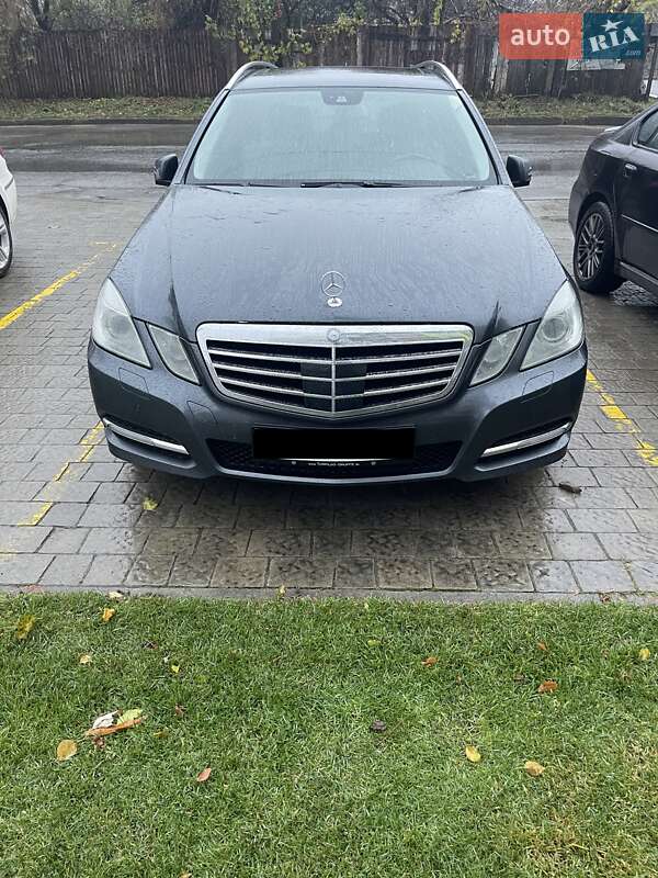 Універсал Mercedes-Benz E-Class 2011 в Дрогобичі