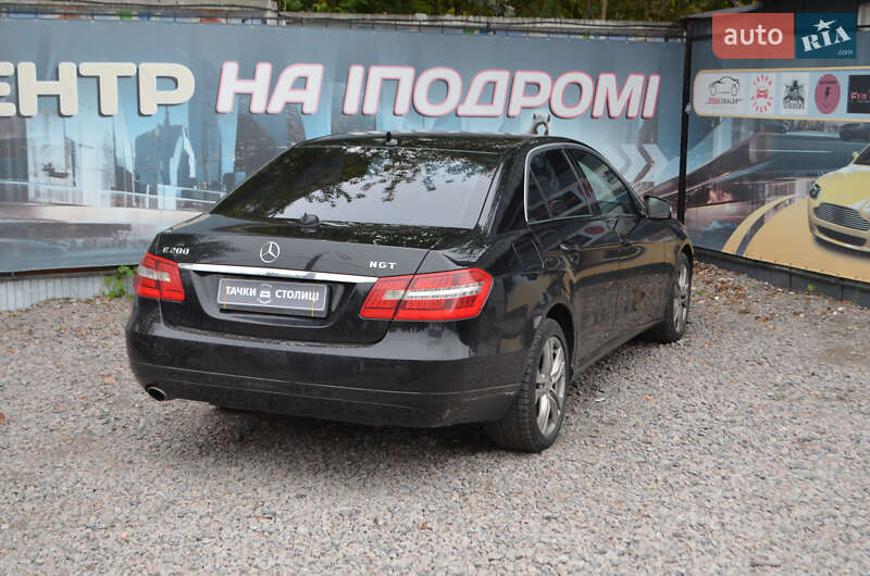 Седан Mercedes-Benz E-Class 2011 в Киеве