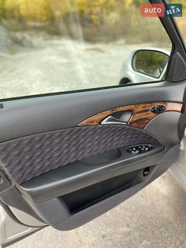 Седан Mercedes-Benz E-Class 2004 в Хоролі фото 16 Седан Mercedes-Benz E-Class 2004 в Хоролі