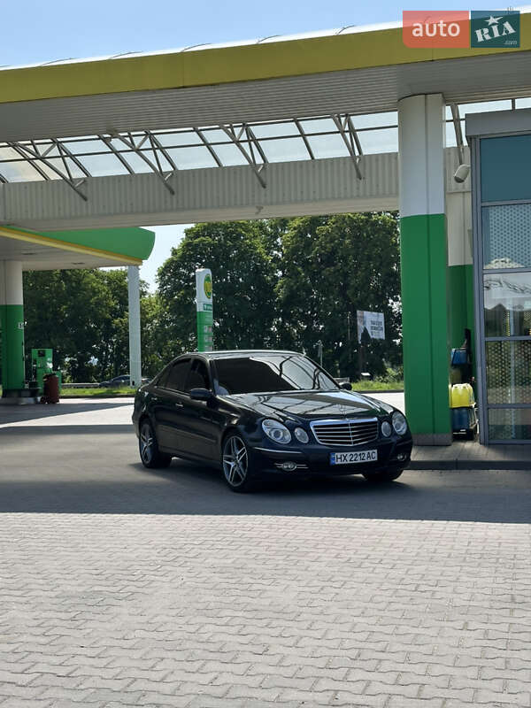 Седан Mercedes-Benz E-Class 2004 в Хмельницком