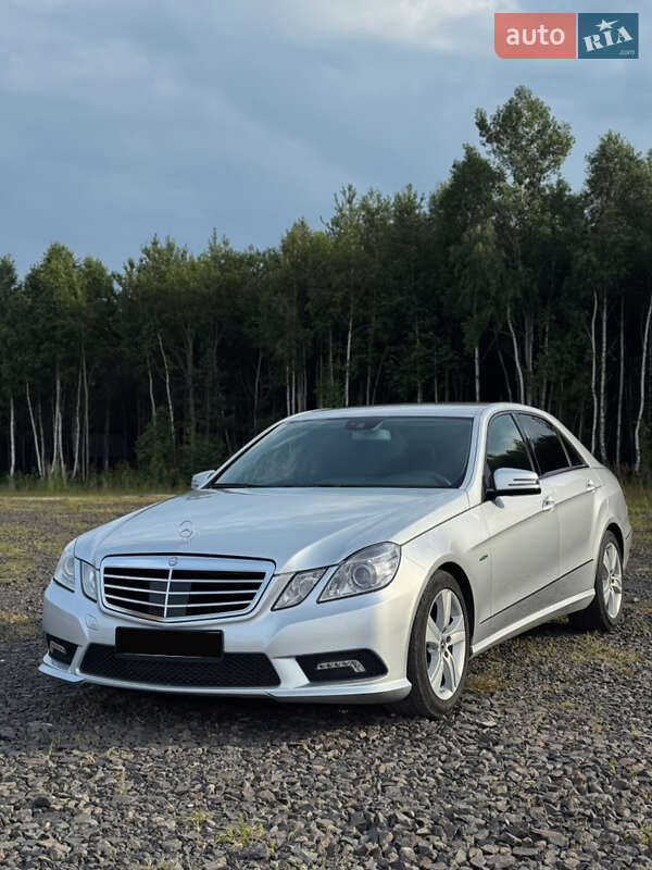 Mercedes-Benz E-Class 2010