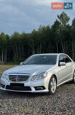 Седан Mercedes-Benz E-Class 2010 в 