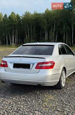 Седан Mercedes-Benz E-Class 2010 в 